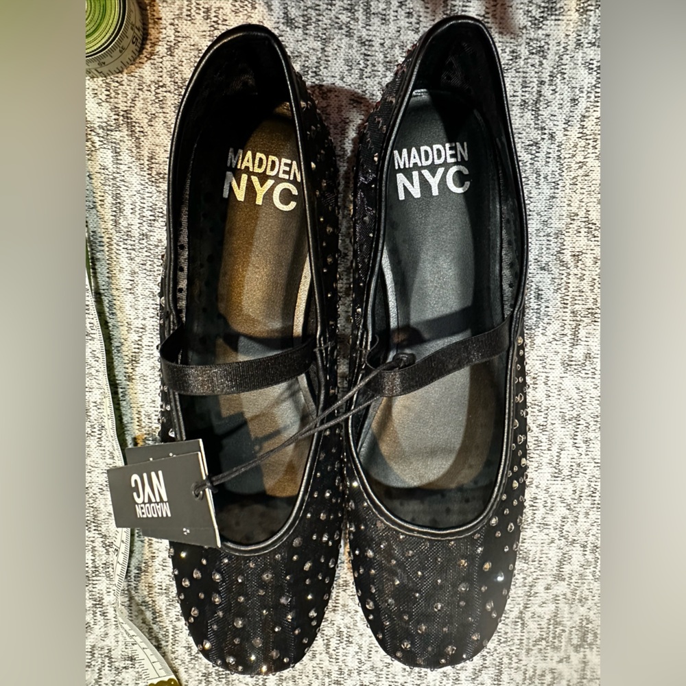 Madden NYC Black Rhinestone Studded Women's MaryJane Shoes, Sz 5. NWT no box.